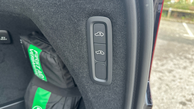 Volvo XC90 2.0 B5P Plus Dark 5dr AWD Geartronic Petrol Estate